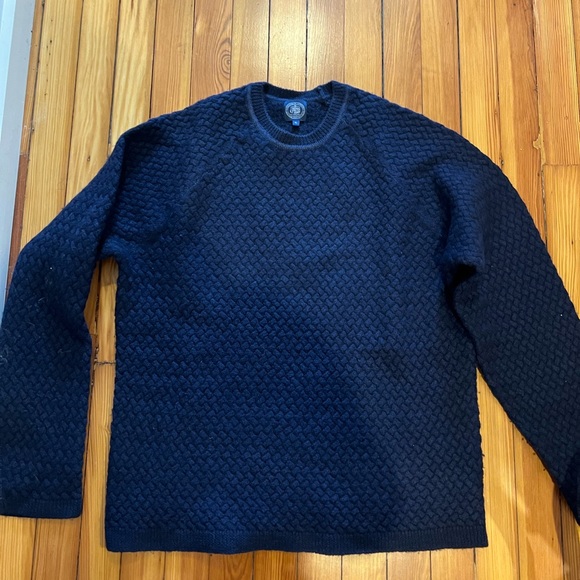 J press XL sweater never worn - Picture 2 of 3